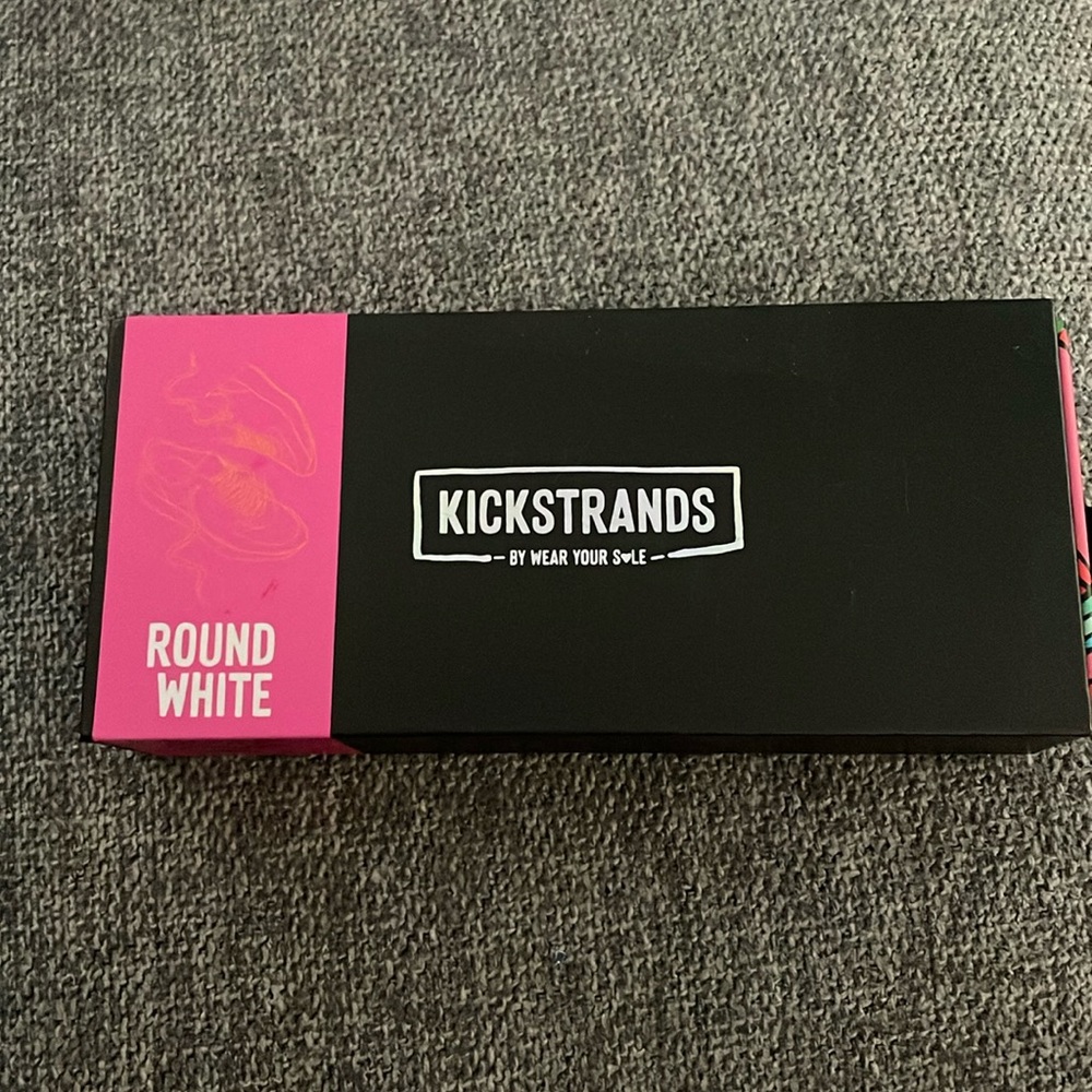 Kickstrands round white/black